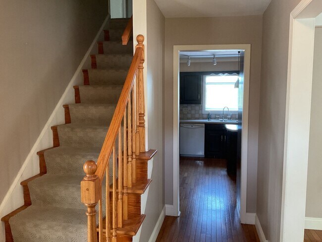 Foto del edificio - 529 Spring House Rd