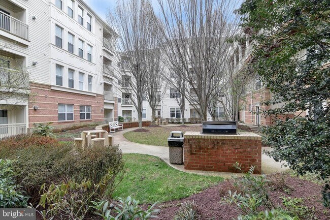 courtyard - 2765 Centerboro Dr