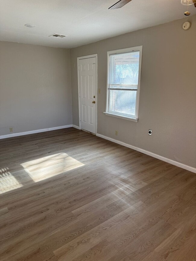 Building Photo - 211 S Choctaw