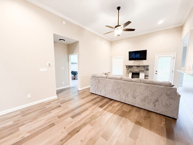 Foto del edificio - 3 Bedroom 2 Bathroom Home