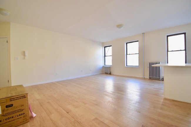 Foto del edificio - 656 W 204th St