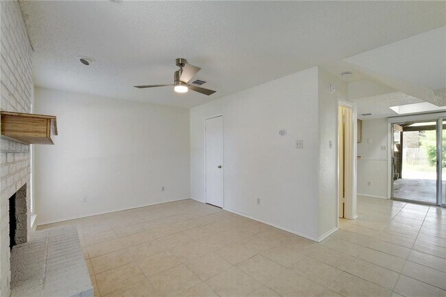 Building Photo - 6016 Westcreek Dr