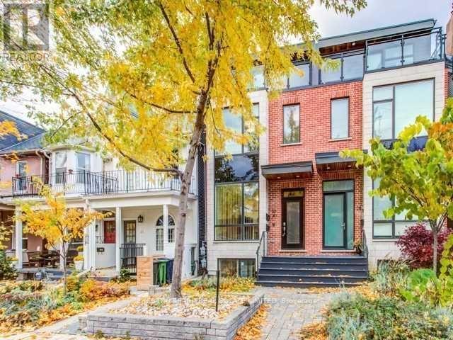 Photo principale - 30 Follis Ave