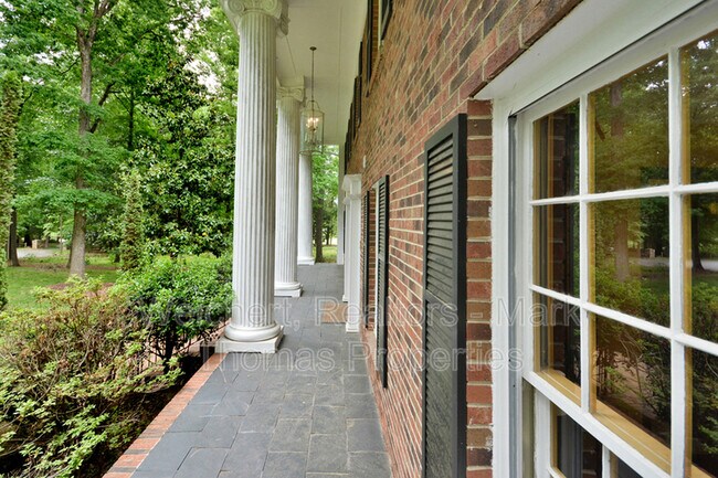 Building Photo - 12 Butterwick Pl
