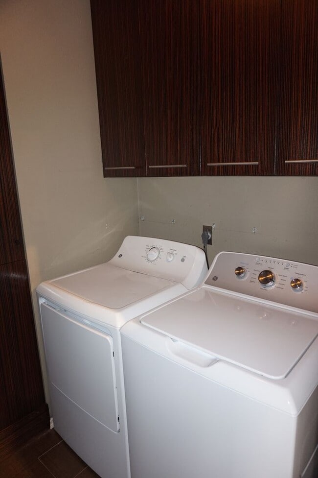 Building Photo - Beautifully Upgraded 2/2 in Residences at Sabal Point