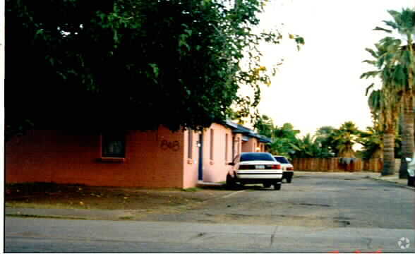 Primary Photo - Encanto Park III