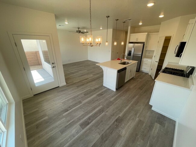 Building Photo - 1396 White Holw Ln