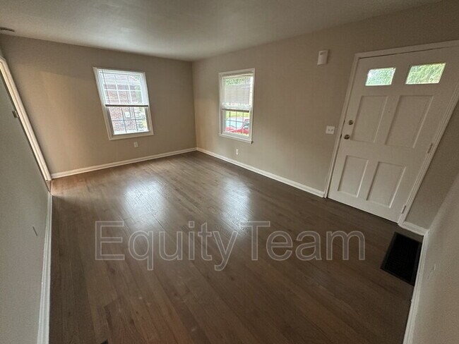 Building Photo - 3918 Odin Ave