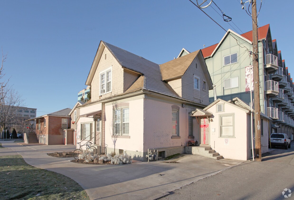 Building Photo - 111 S 4th St