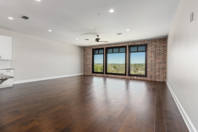 Building Photo - 2981 Crest Ridge Dr. Unit 11
