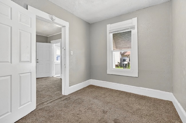 Building Photo - 3085 E 67th St