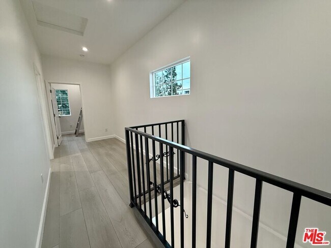 Foto del edificio - 7701 Vantage Ave