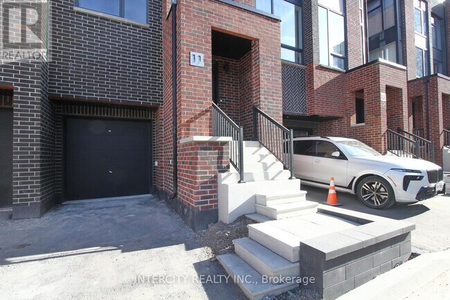 Building Photo - 11 Desiree Pl