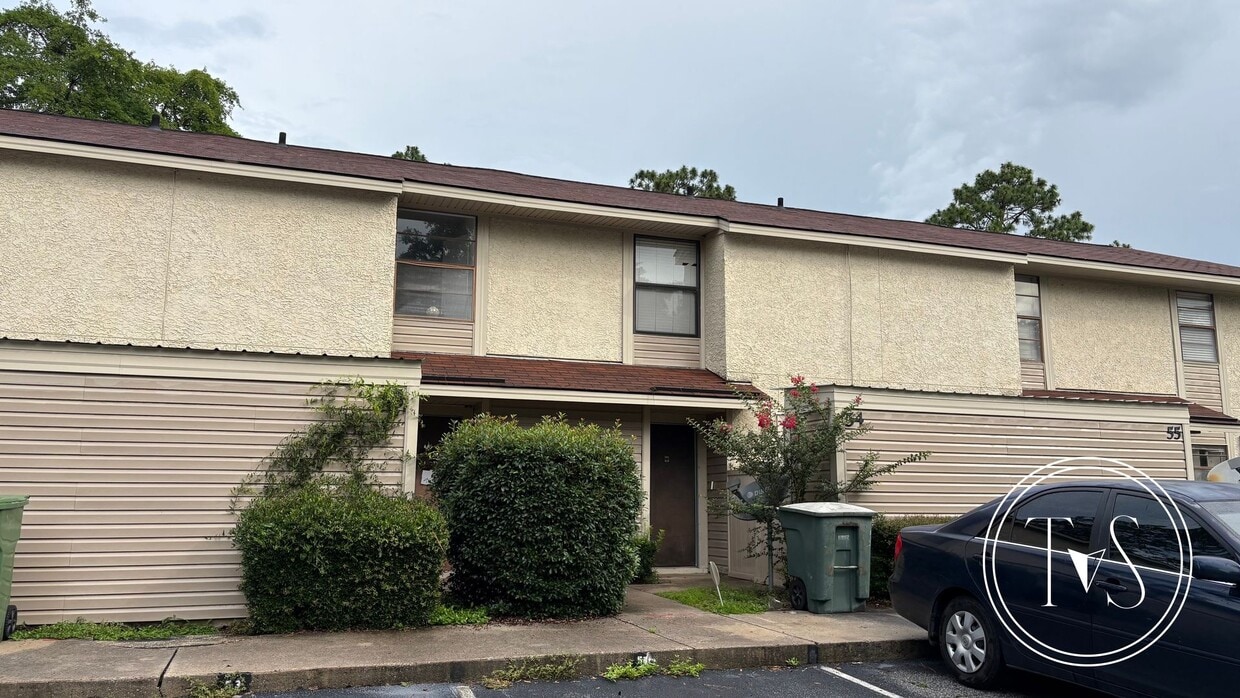 Primary Photo - 901 Olmstead Dr