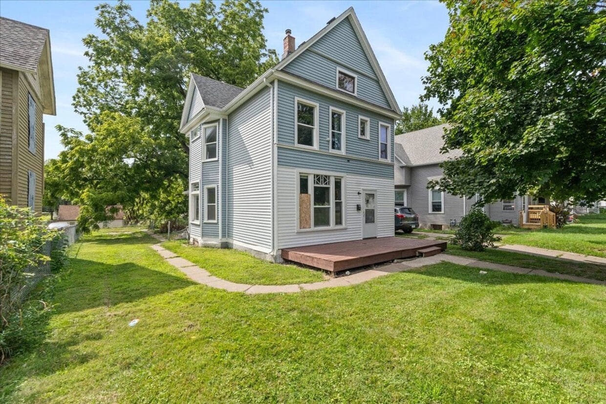 Primary Photo - 1218 Brown St