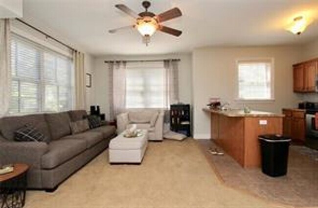 Foto del edificio - Garrett &amp; Associates, LLC - Five Plex
