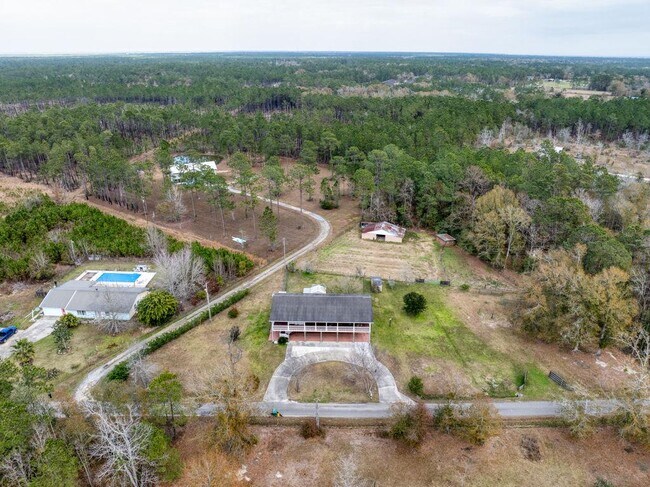 Building Photo - 6174  Carco Road