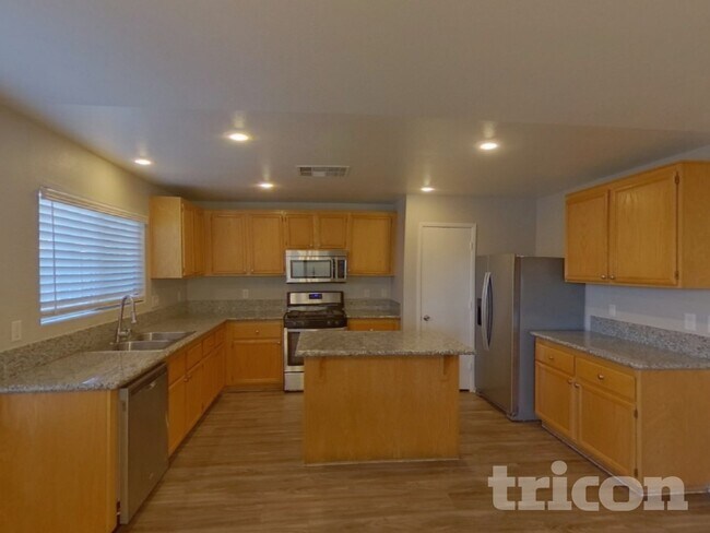 Building Photo - 1227 Golden Apple St