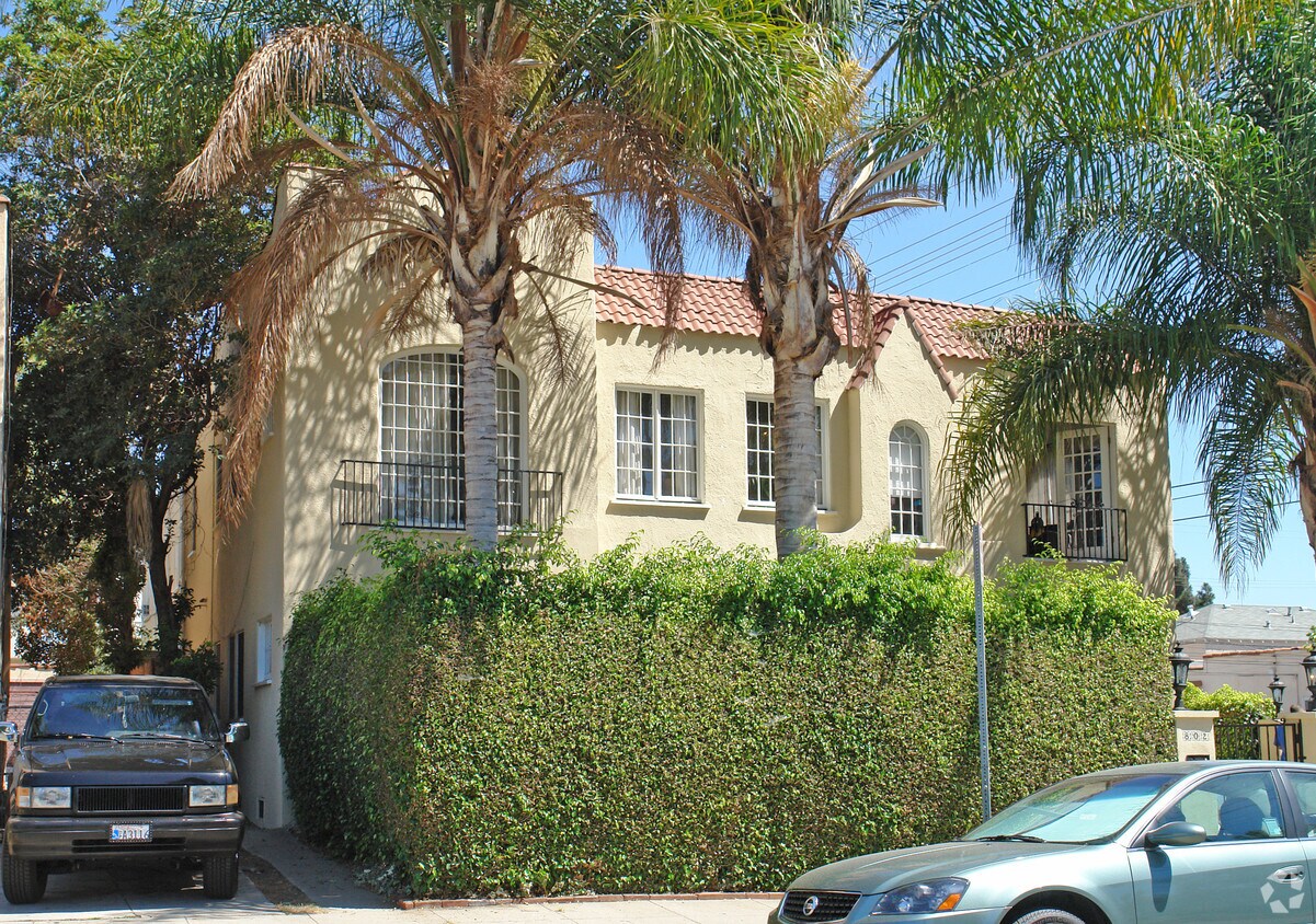 Foto del edificio - 800 N Edinburgh Ave