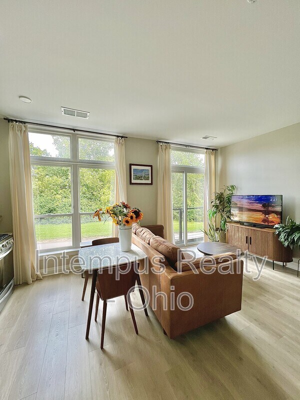 Foto del edificio - 6633 Dale Dr