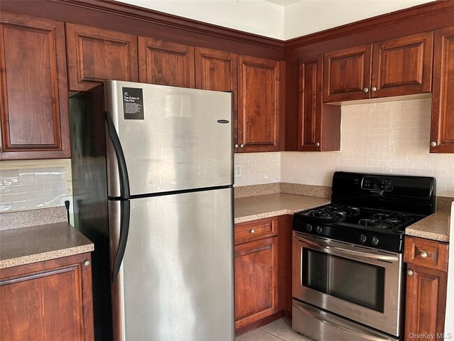 Building Photo - 126 Deer Park Ave