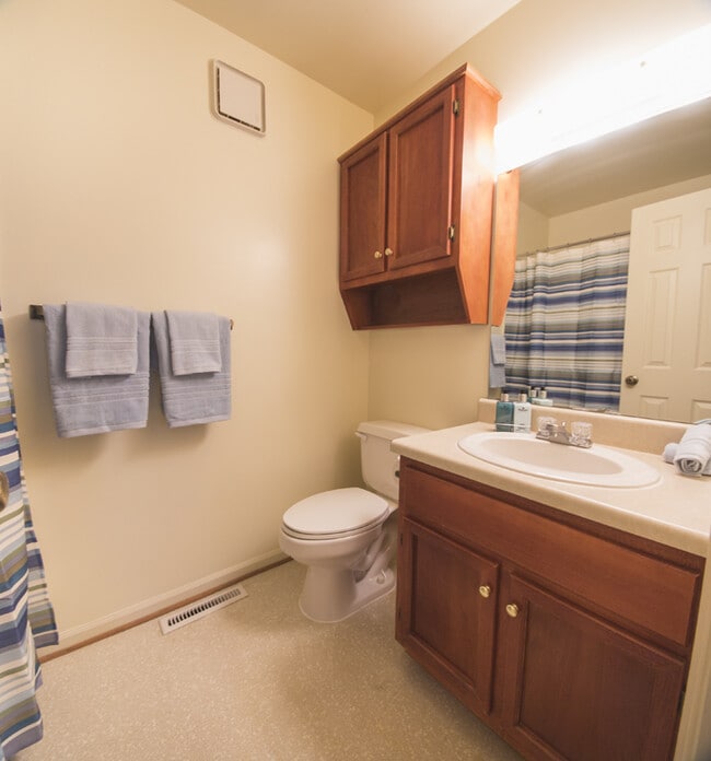 Building Photo - Woodlane Apartments