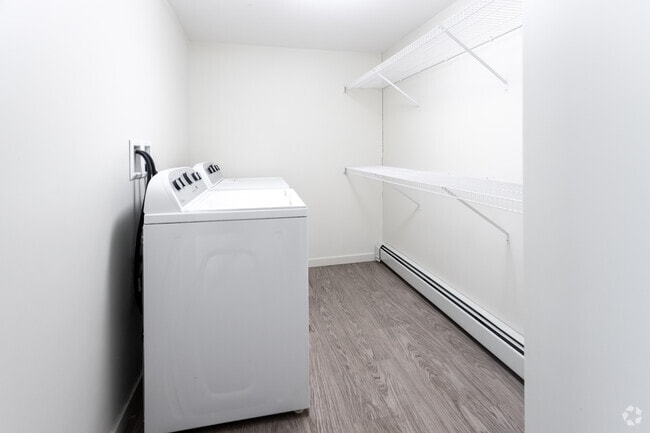 2BR, 1BA - 961SF - In-Unit Laundry - Heritage Valley Apartments