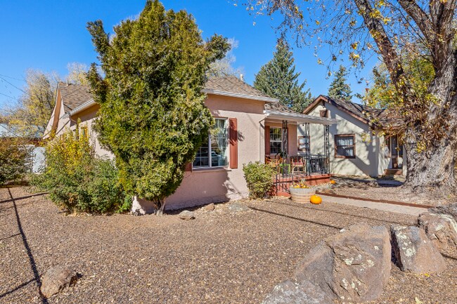 Foto del edificio - 215 N Sitgreaves St