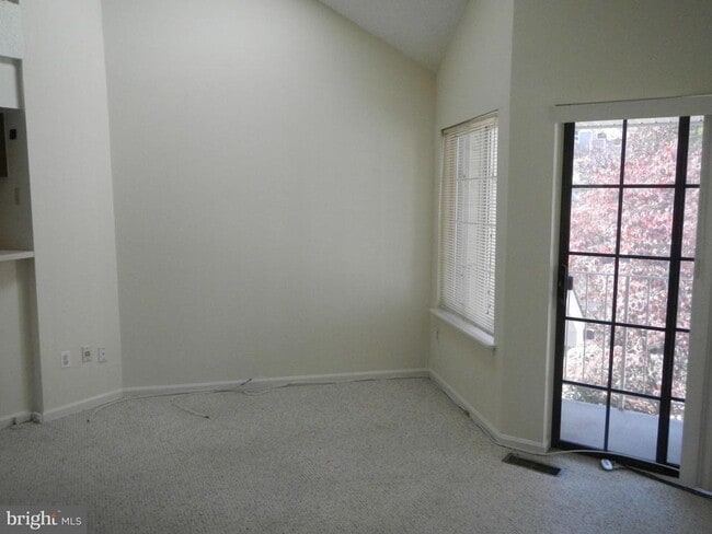 Foto del edificio - 10817 Amherst Ave