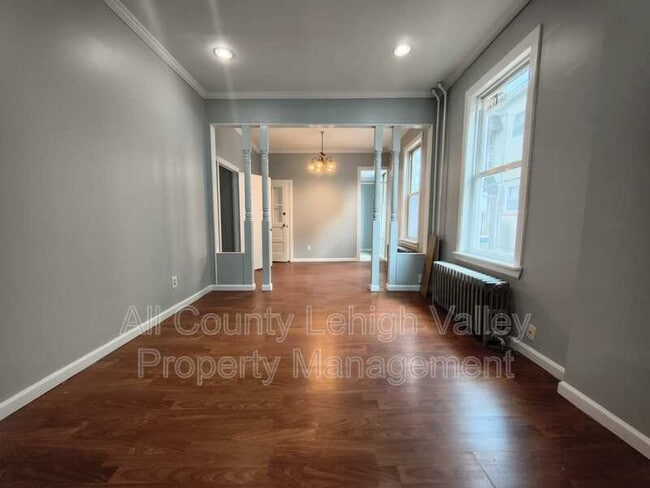 Foto del edificio - 127 N 12th St