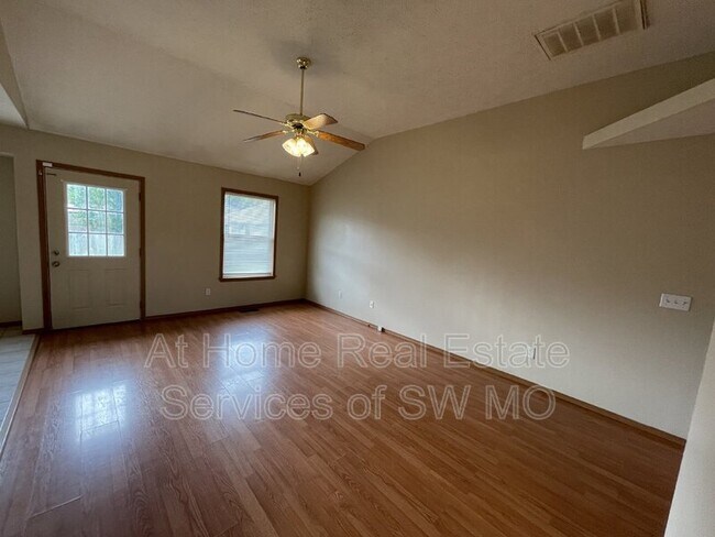 Building Photo - 3216 W Scott St