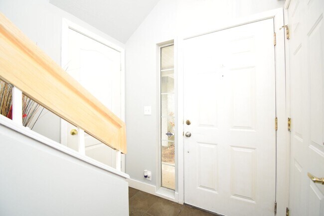 Foto del edificio - Quiet 2 Bed Millcreek Condo with Beautiful Mountain Views!