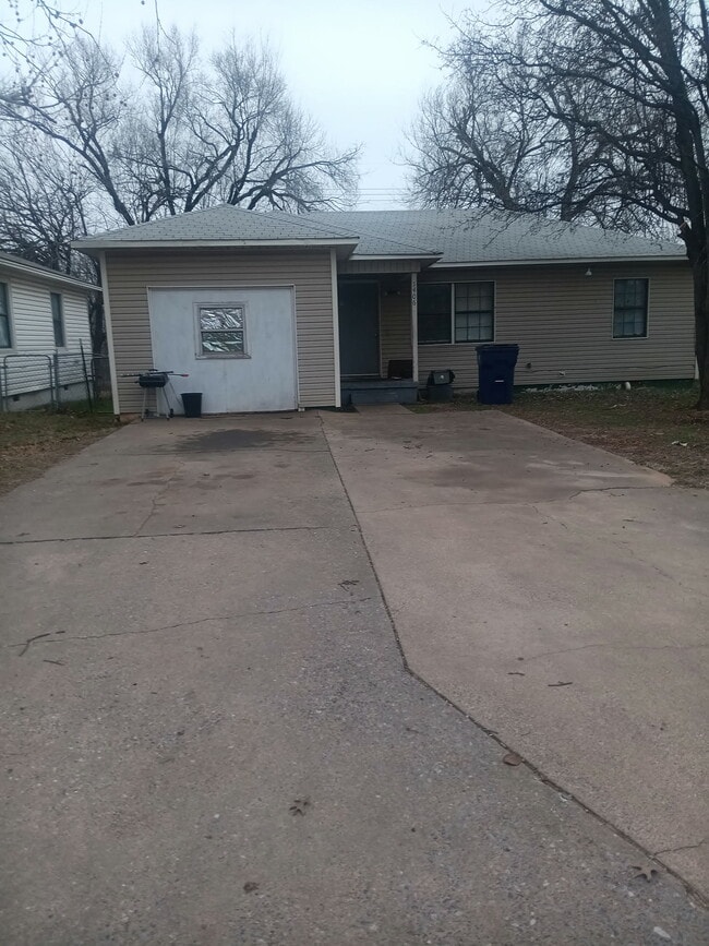 Building Photo - 2534 N 7th St