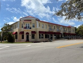 Building Photo - 700 W 51st St