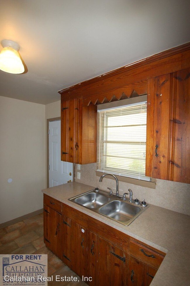 Building Photo - 4 br, 2 bath House - 11921 W 36th St