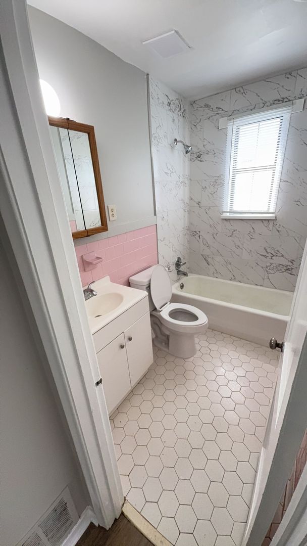 Foto del edificio - Freshly Updated 2 bedroom 1 bath