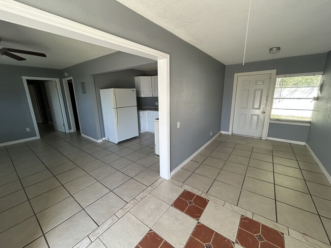 Photo - 100 12th St House