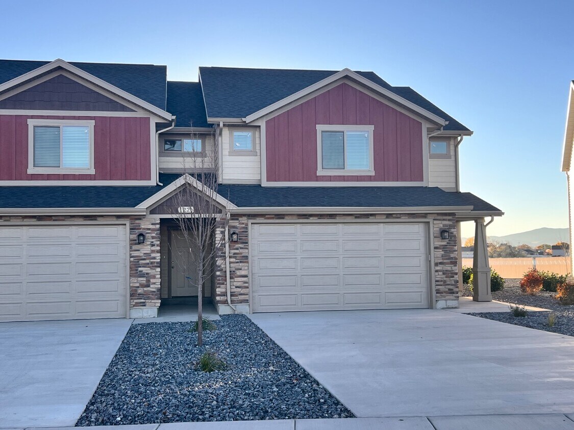 Foto principal - Eastside View Townhomes