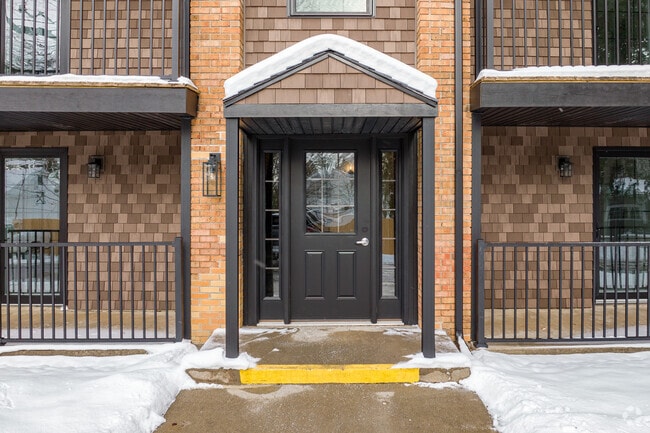 Entrance - Residences at 1850