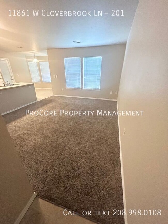 Building Photo - 11861 Cloverbrook Ln