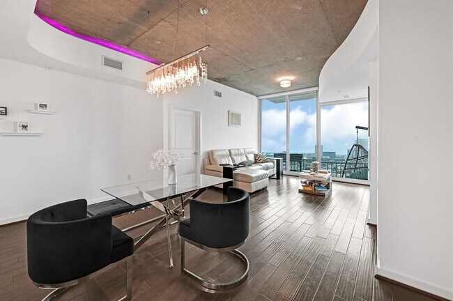 Foto del edificio - 5925 Almeda Rd