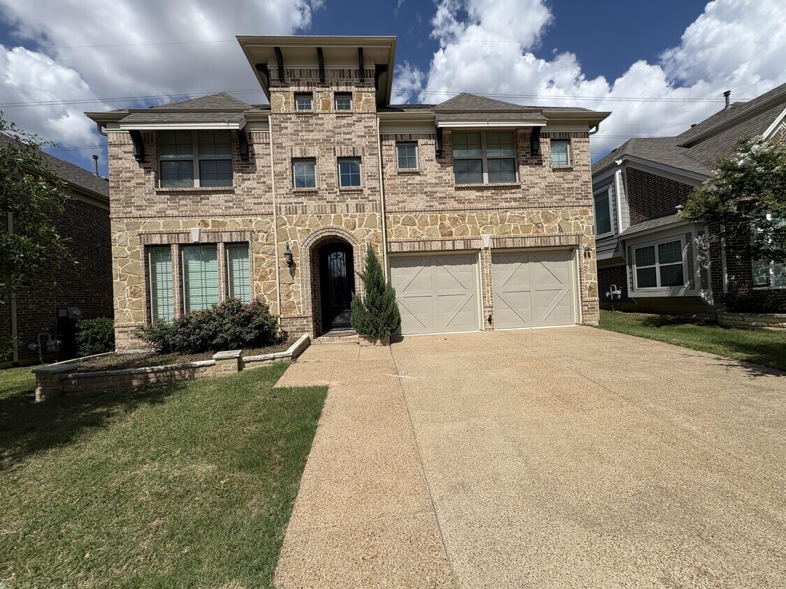 Foto principal - 7952 Ashwood Ln
