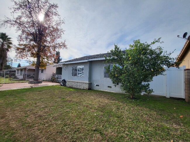 Foto del edificio - 9311 Dorrington Pl