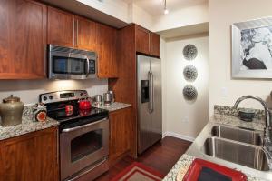 Building Photo - 1111 E Sunrise Blvd