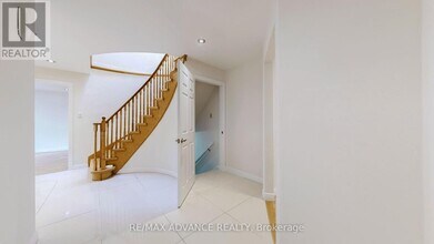 Building Photo - 49 Havenview Rd