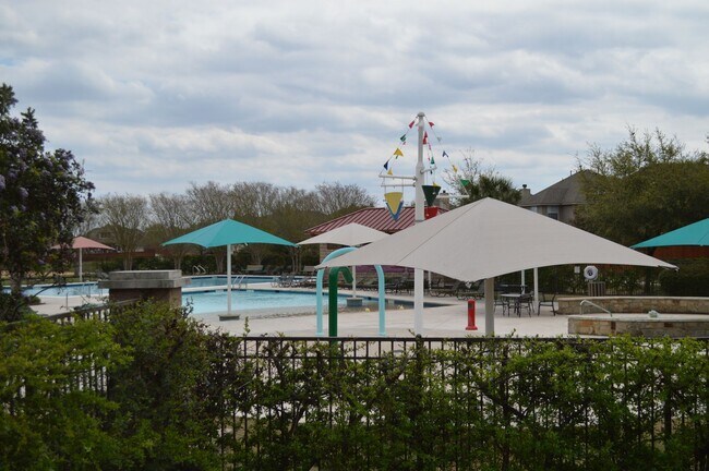 Foto del edificio - 18629 Falcon Pointe Blvd