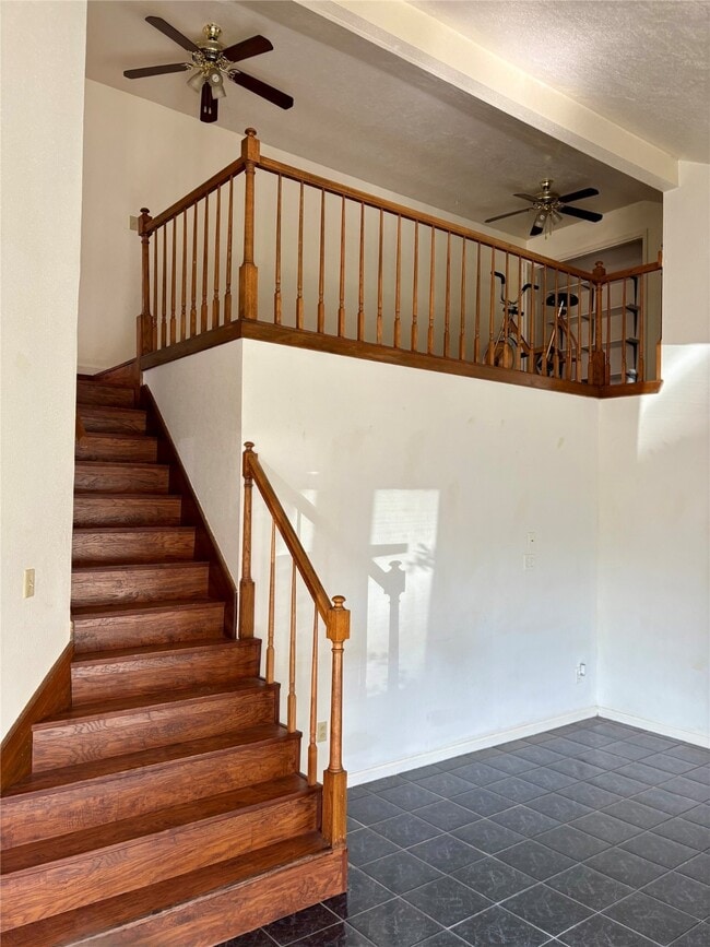 Building Photo - 5144 Beaverhill Dr