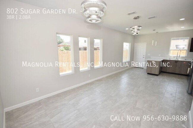 Foto del edificio - 802 Sugar Gdn Dr