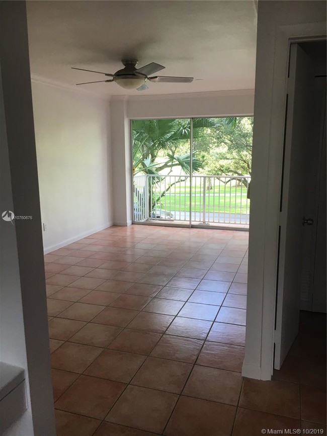 Foto del edificio - 650 Coral Way