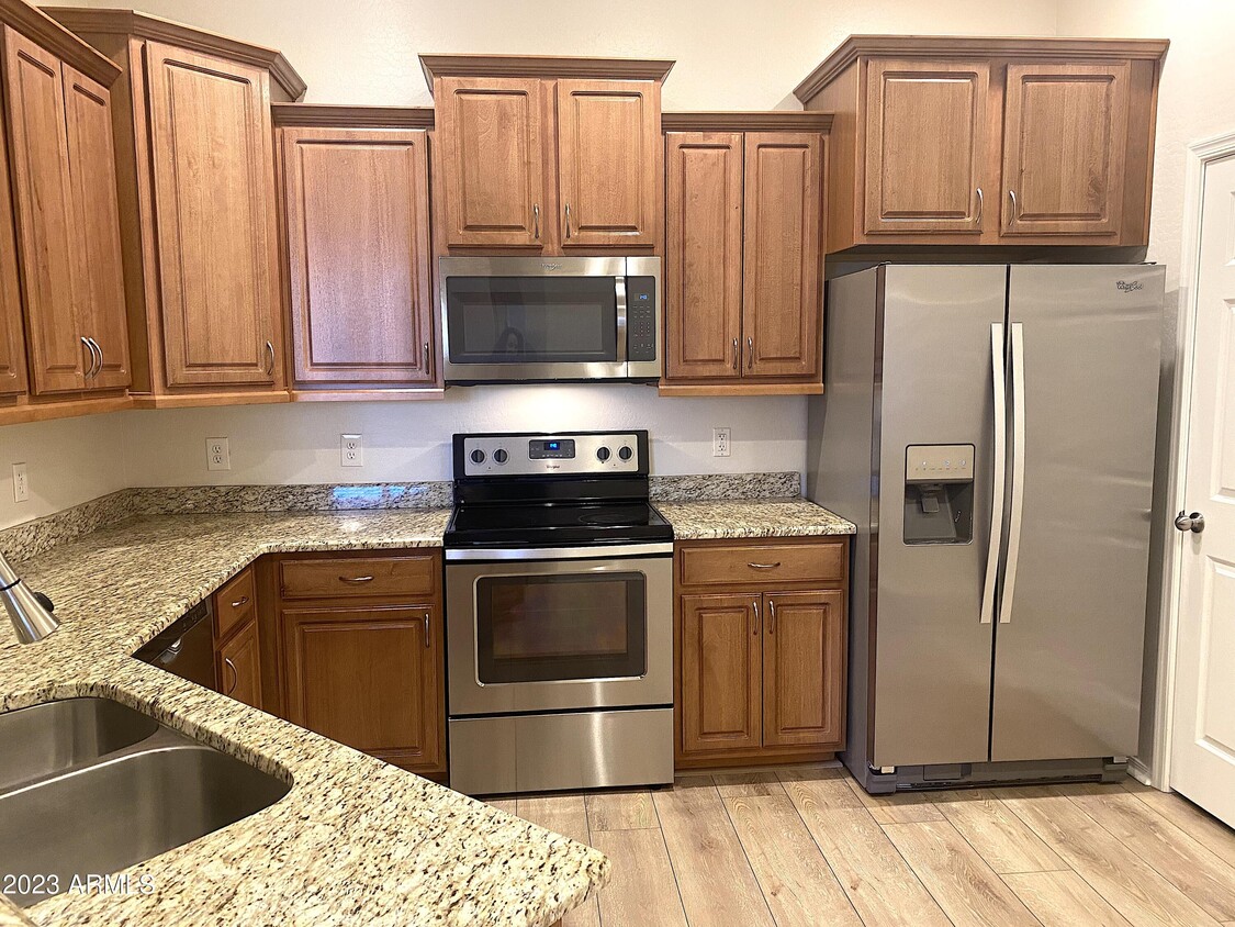 Foto principal - 14575 W Mountain View Blvd